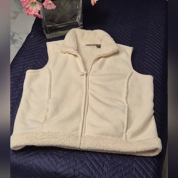 Jane Ashley Sherpa Fleece Lined Vest Full Zip Women’s Size L - Picture 4 of 9